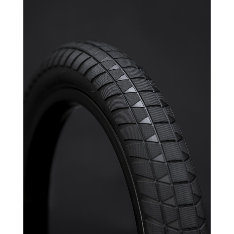 Fly Ruben 16″ Tire (Black)
