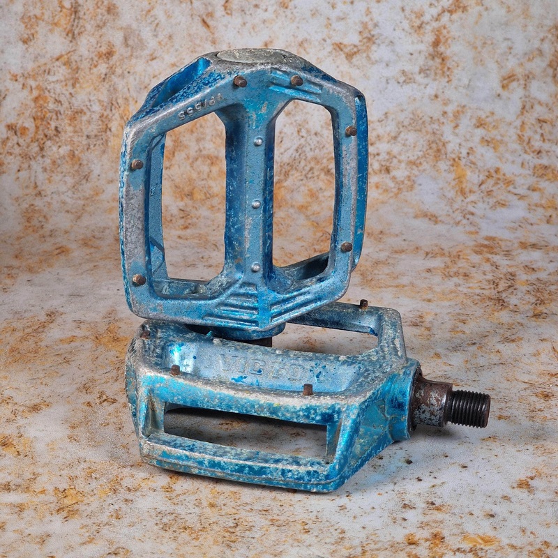 Victor VP555 DC Pedals 1/2″ Blue Used Survivor